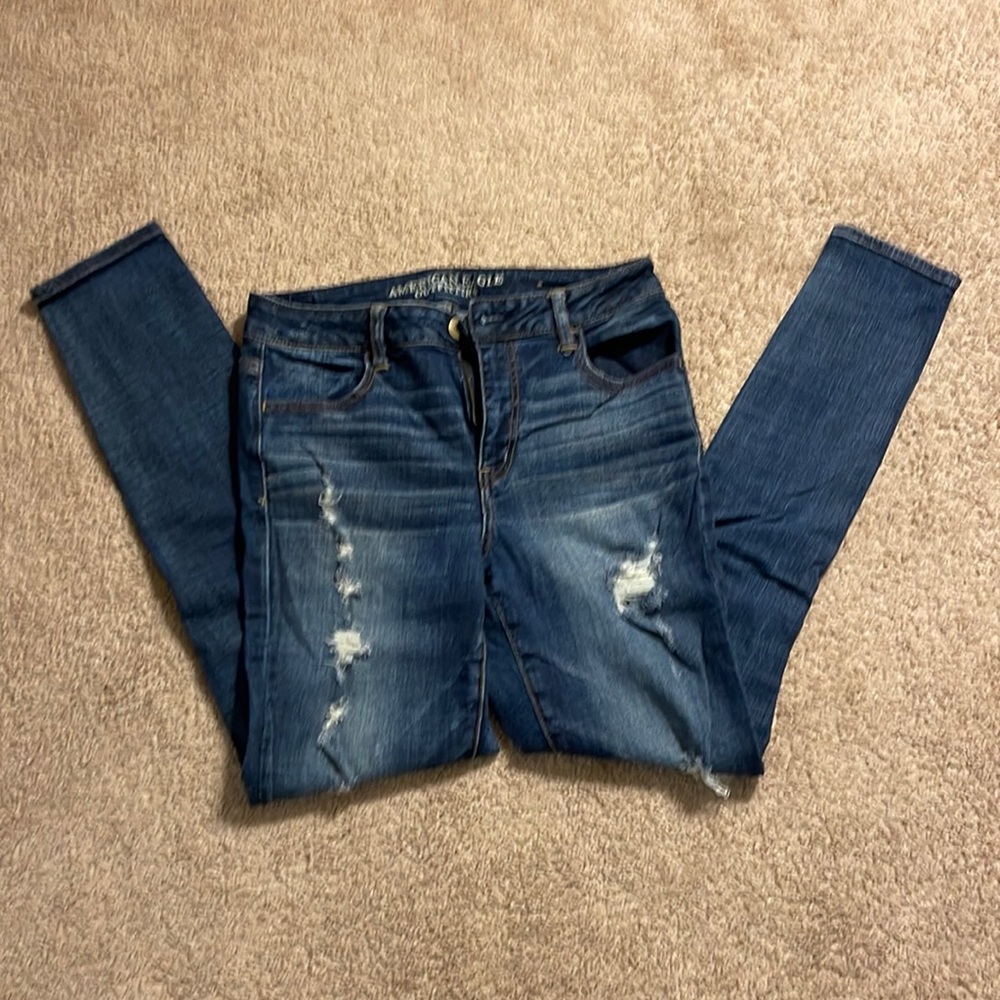 Distressed Hi-Rise Jeggings
